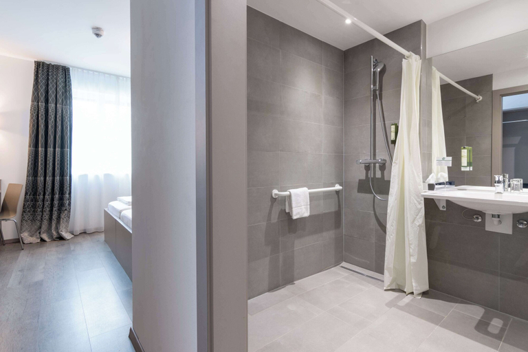 Bathroom 30