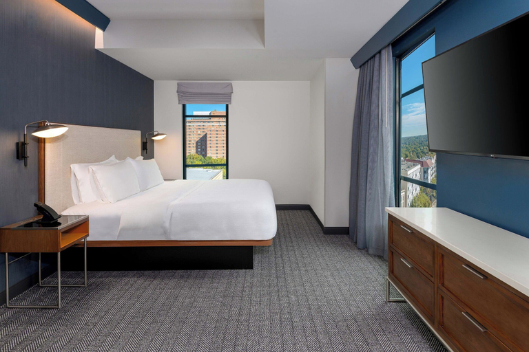 Bedroom 3, Courtyard by Marriott Atlanta Midtown, Atlanta