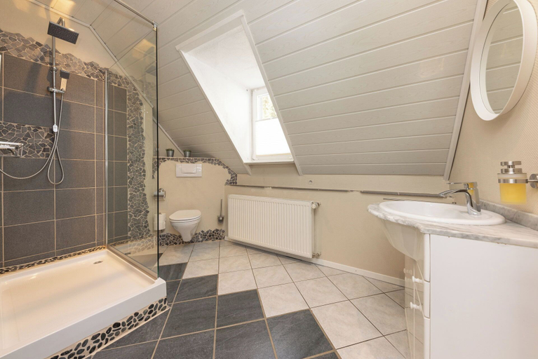 Bathroom 5, Hostel FerienNest Haus Braunfels, Rhein-Lahn-Kreis