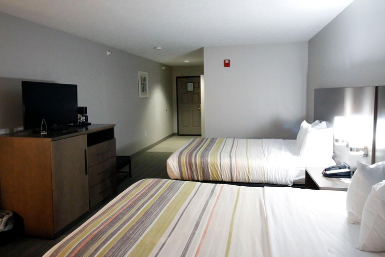 Bedroom 2, Country Inn & Suites by Radisson, Council Bluffs, IA, Pottawattamie