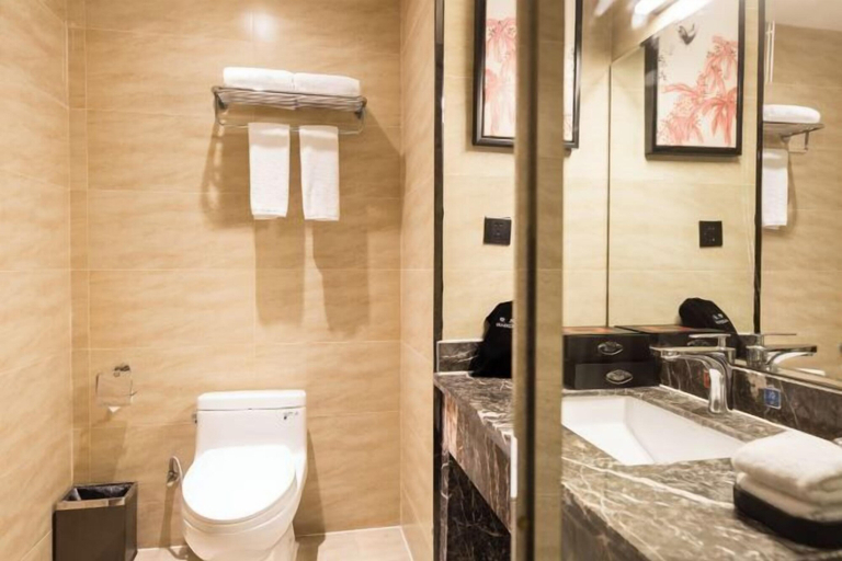Bathroom 5, Meridian Hotel, Chongqing