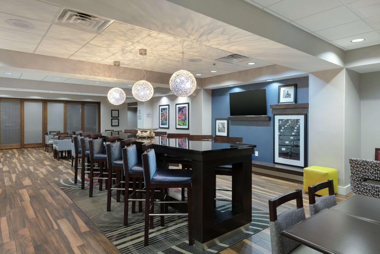 Food & Drinks 5, Hampton Inn Emerson LakePoint, Bartow