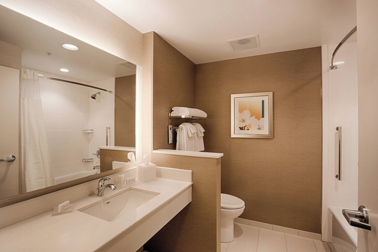 Bathroom 4, Fairfield Inn & Suites by Marriott Clearwater Beach, Pinellas
