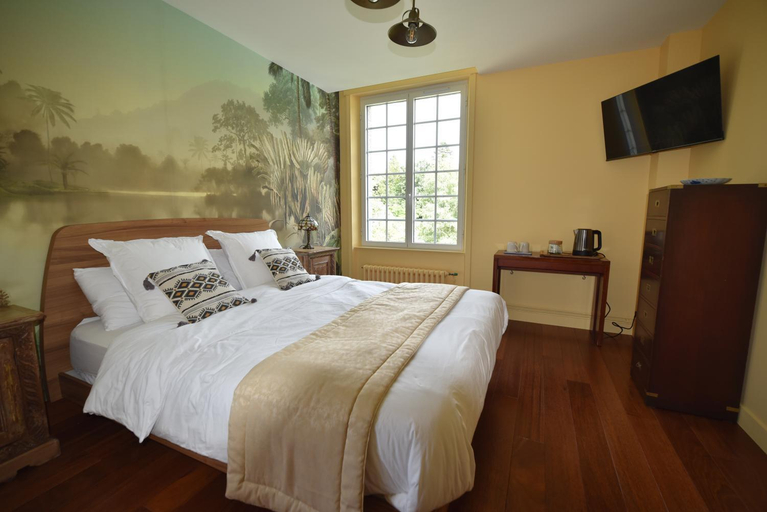 Others 5, Manoir de Kerguestenen, Morbihan
