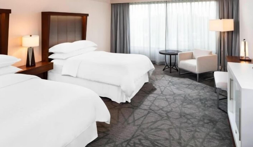 Bedroom 2, Sheraton Bloomington Hotel, Hennepin