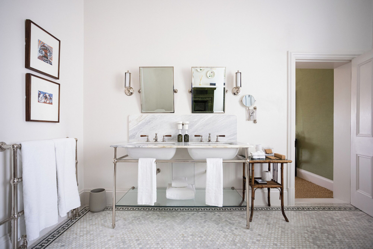 Bathroom 5, Beaverbrook, Surrey