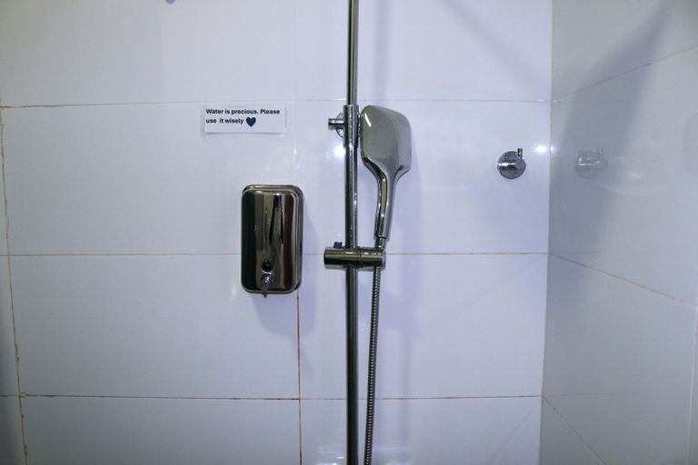 Bathroom 3, Afrokan Hotel & Spa, Accra