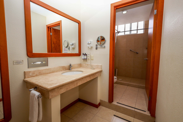 Bathroom 3, Gamma Durango Plaza Vizcaya, Durango