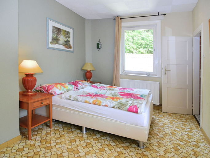 Room 4, Spacious Group House in the Harz Region, Osterode am Harz