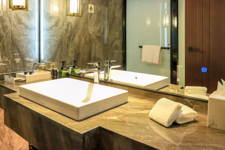 Bathroom 4, YUN-RAY PHOENIX HOTEL, Jinzhong