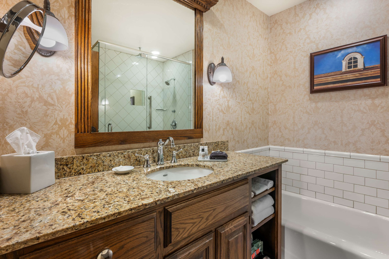 Bathroom 4, Best Western Premier Mariemont Inn, Cincinnati