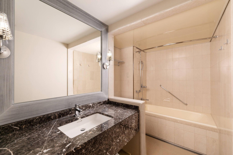 Bathroom 28