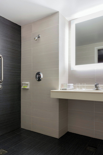 Bathroom 9