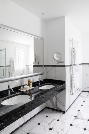 Bathroom 5, Grand Hotel Terme Trieste and Victoria, Padua