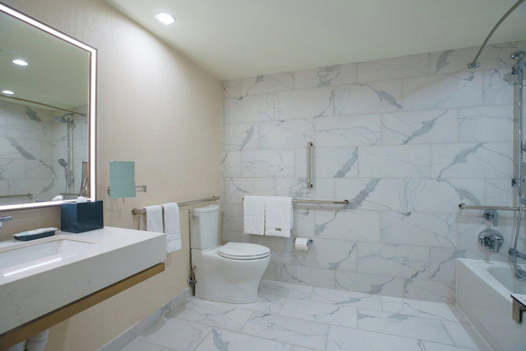 Bathroom 16