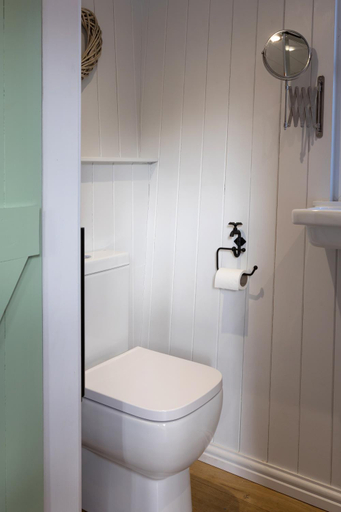 Bathroom 3, The Little Mill Inn, Derbyshire