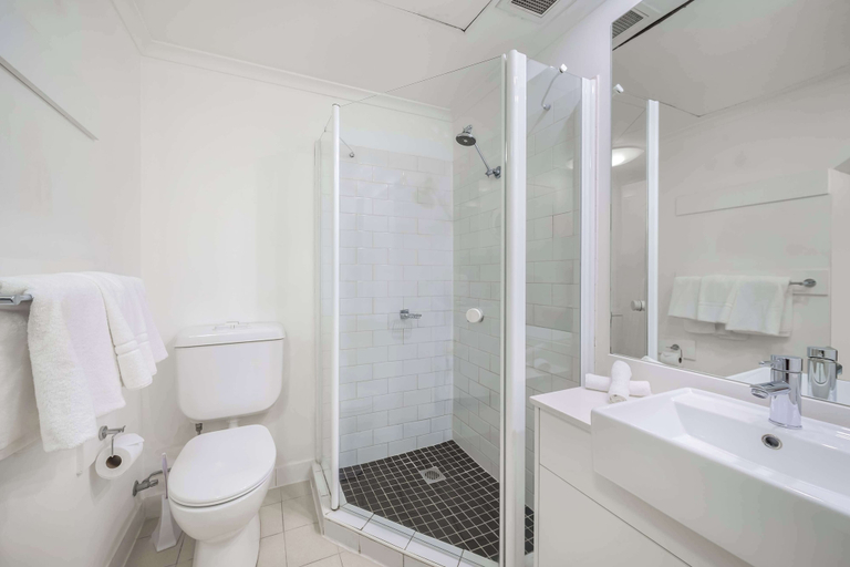 Bathroom 4, Oaks Sydney Goldsbrough Suites, Sydney