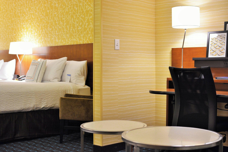 Bedroom 3, Fairfield Inn & Suites Omaha Northwest, Douglas