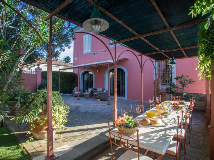Balcony 4, Beautiful Villa in Peccioli With Private Swimming Pool, Pisa