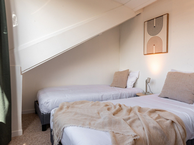 Room 3, Pleasant Holiday Home in Vrouwenpolder With Garden, Veere