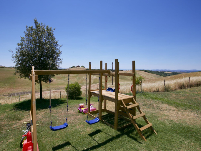 Children's area 3, Lovely Farmhouse in Tuscany With Panoramic View, Siena