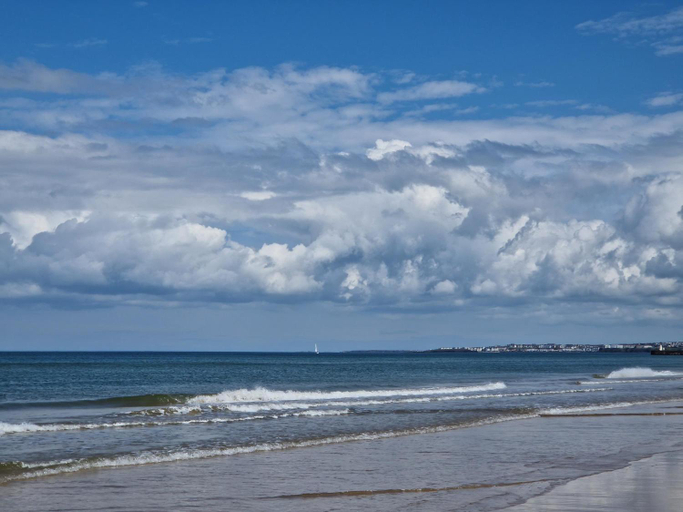 Others 3, Sutzus, Causeway Coast and Glens