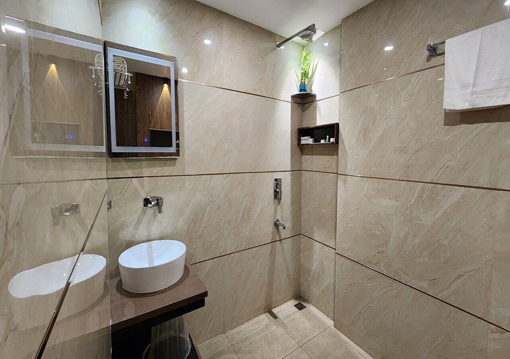 Bathroom 4, Hotel Arcadia, Kottayam