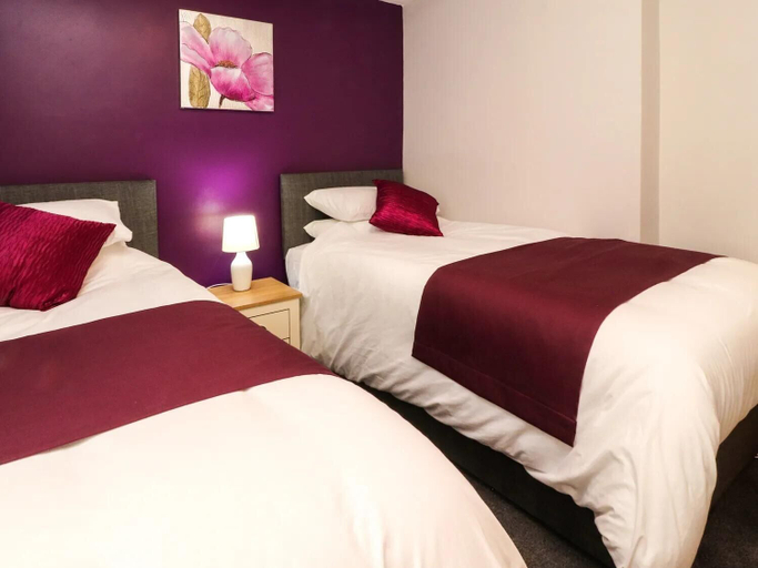 Room 4, 7-bed Beachside Retreat - Sleeps 14 & Pet Friendly, Lancashire
