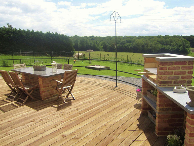 Balcony 3, Cosy Holiday Home in Vodelee With Private Garden, Namur
