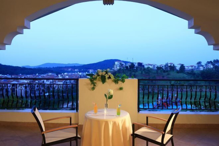 Exterior & Views 21