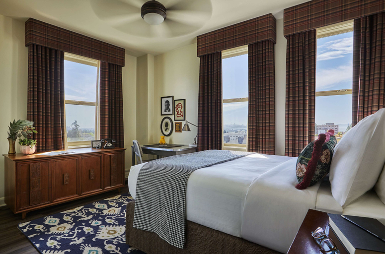 Bedroom 2, Graduate by Hilton Berkeley, Alameda
