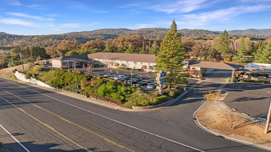 Exterior & Views 2, Aladdin Inn, Tuolumne