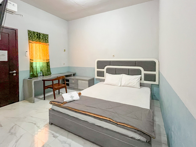 Kusuma Guest House Jombang RedPartner near Station Jombang, Jombang
