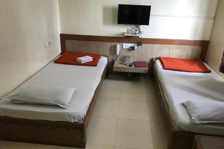 Bedroom 2, Hotel Rakshit International, Belgaum