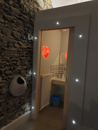 Bathroom 15