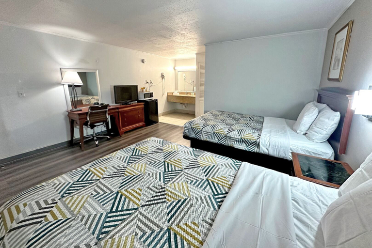 Bedroom 4, Red Carpet Inn, Fairfield