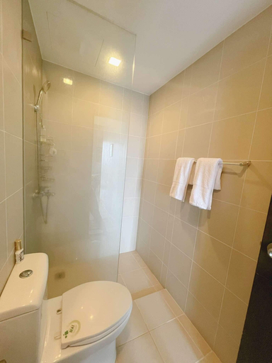 Bathroom, S & E condo with Panoramic view, Iloilo City