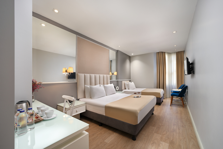 Bedroom 3, Ess Hotel, Beyoğlu
