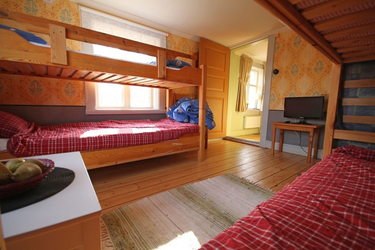 Bedroom 2, Mallboden Café & Vandrarhem, Motala