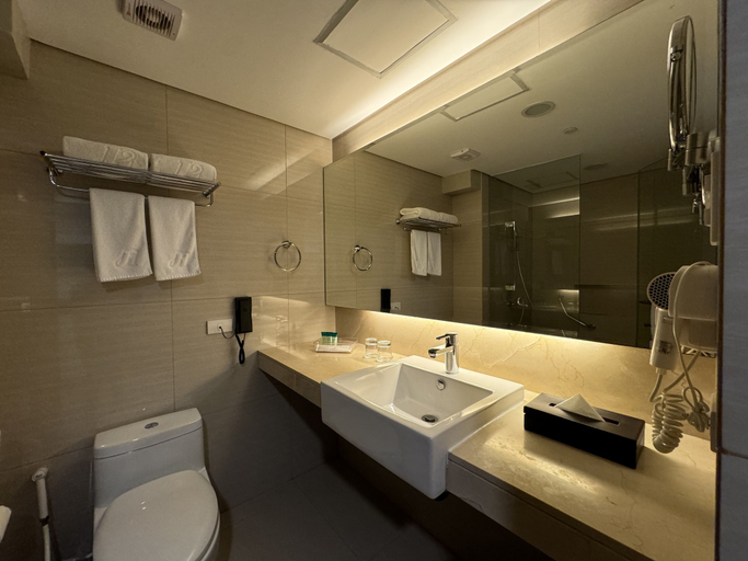 Bathroom 4, Jinjiang Inn Makati, Makati City