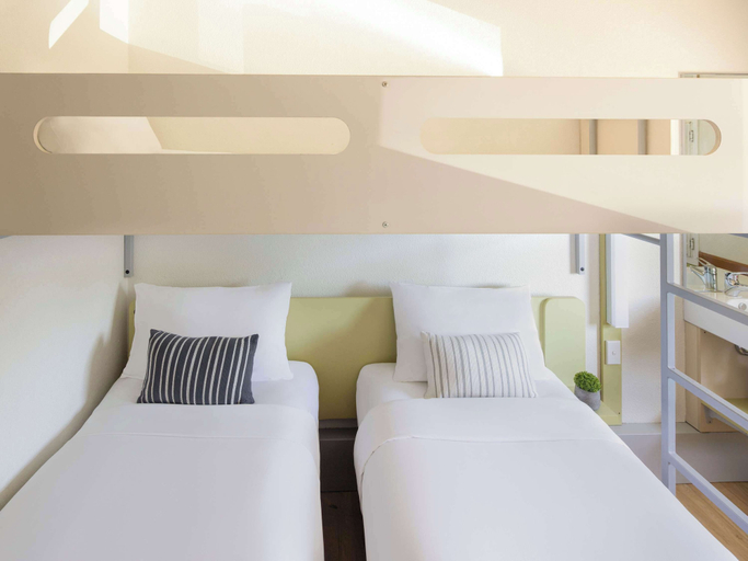 Bedroom 12