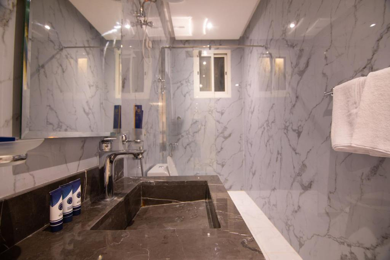 Bathroom 5, Towlan Alfalah Serviced Apartments, Riyadh