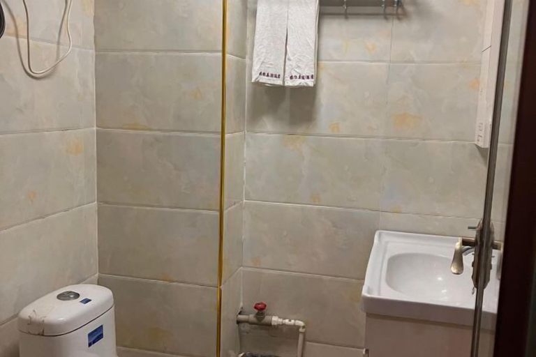 Bathroom 4, Dajiuhu Juyuan Hotel, Shennongjia