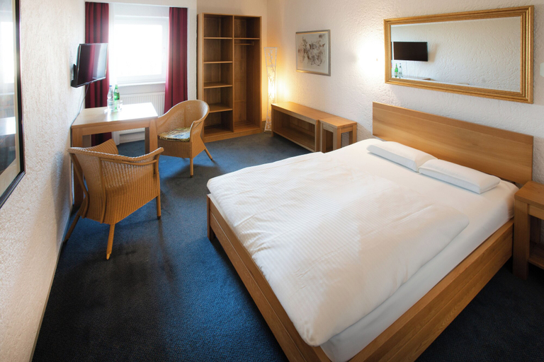 Bedroom 4, Elan Hotel, Limburg-Weilburg