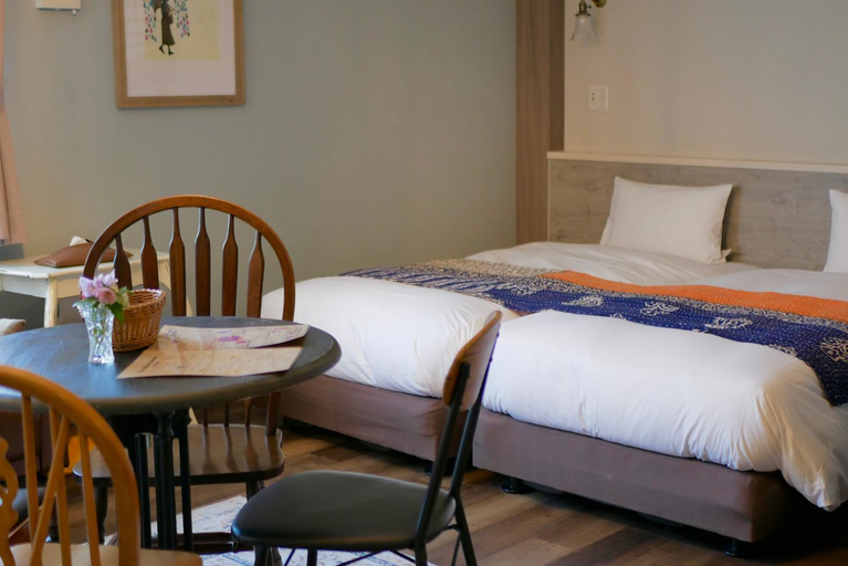 Bedroom 2, 7 Rooms Hotel & Cafe, Edogawa