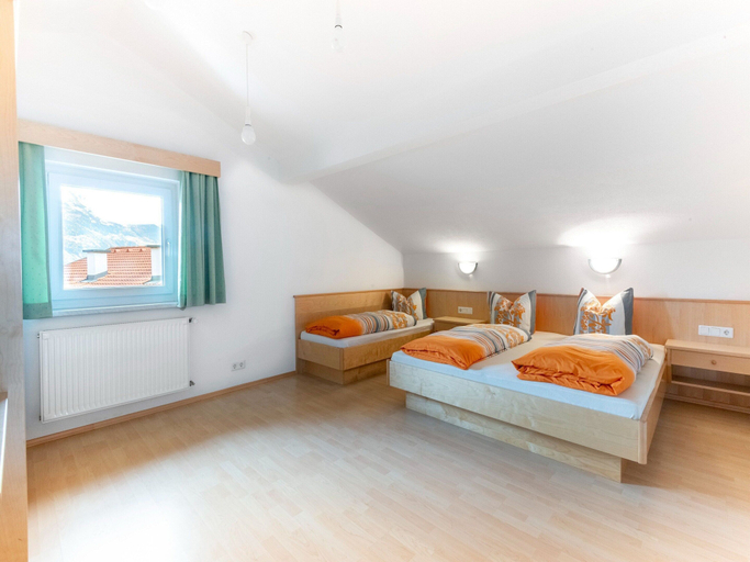 Room 4, Cosy Apartment in Ladis With Balcony and View, Landeck