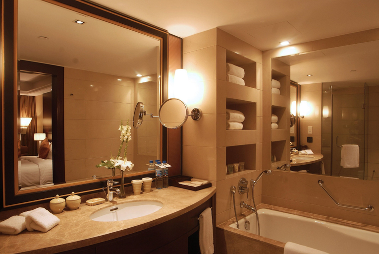 Bathroom 12