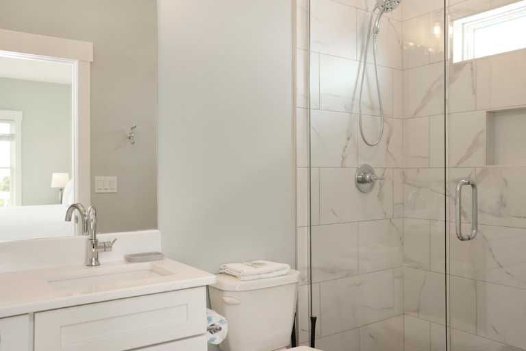 Bathroom 3, Desoto 1, Gulf
