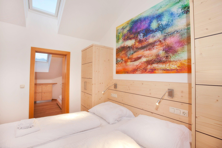 Room 4, Apartment in Wald im Pinzgau With Swimming Pool and Views, Zell am See