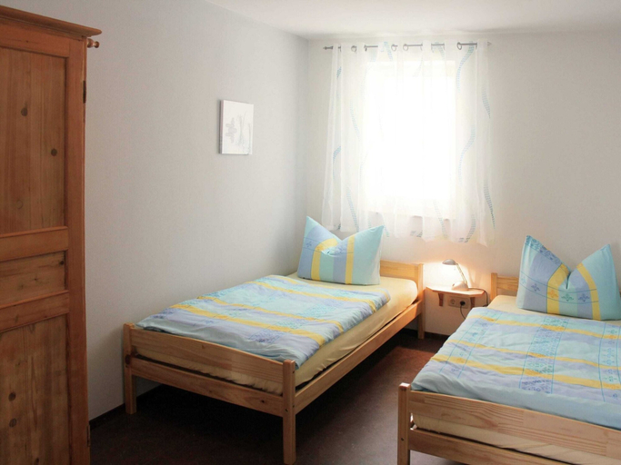 Room 5, Cosy Apartment in Weißig with Garden, Sächsische Schweiz-Osterzgebirge